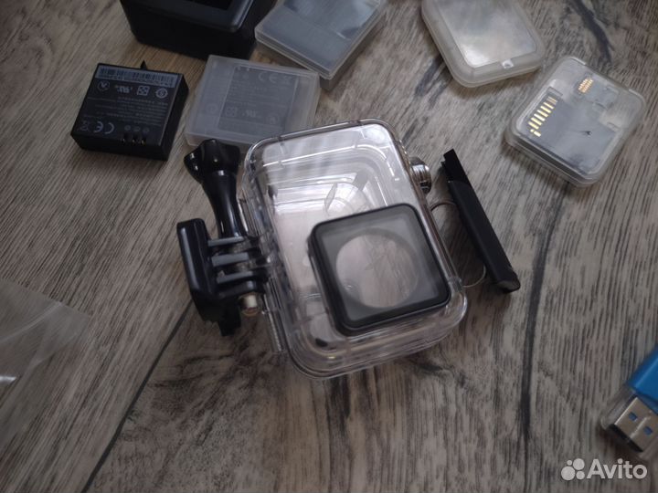 Экшн камера xiaomi yi 4k c аксессуароми