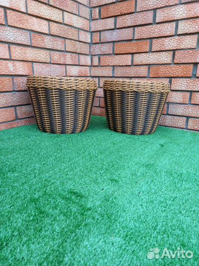 Кашпо из искусственного ротанга
