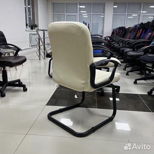 Офисный стул Чип конференц (цвета)