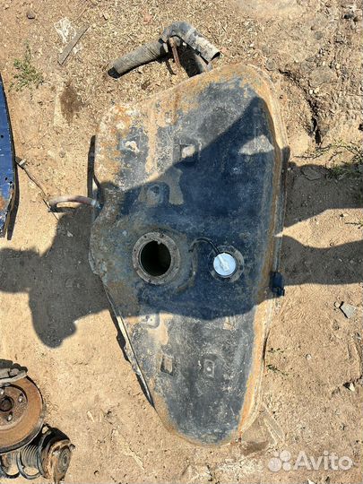 Бензобак тойота королла е 120