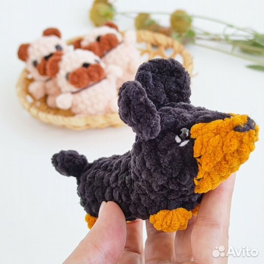 Вязаные брелоки в ассортименте