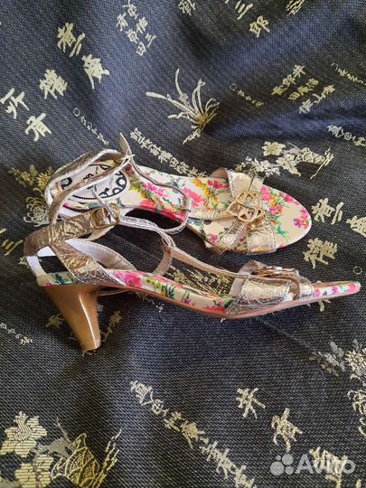 Босоножки 36 р-р 3 пары