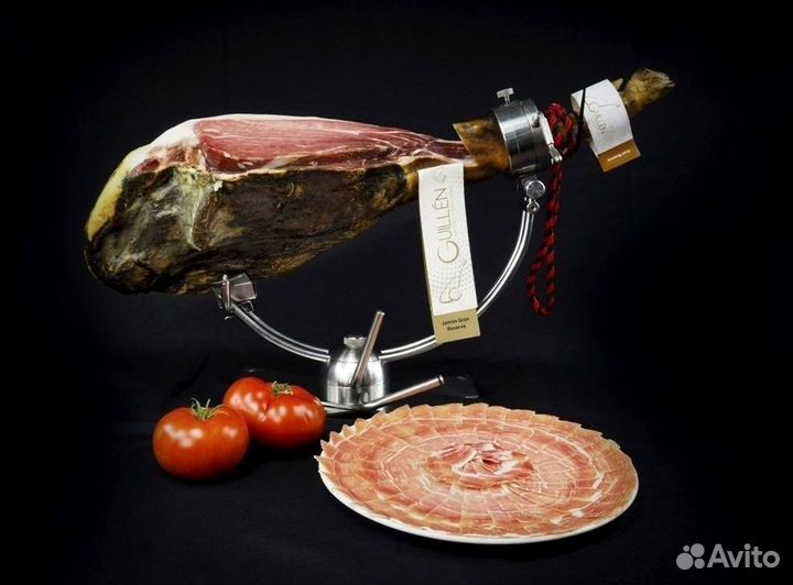 Хамон Иберико бейота Guillen на кости нога