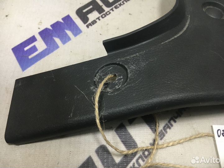 Обшивка багажника правая Шевроле Авео T250