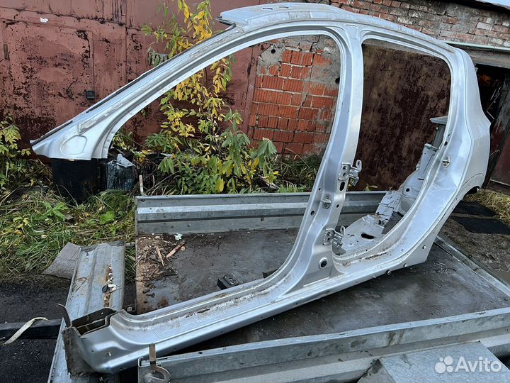 Крыло заднее Порог левый Renault Sandero 2