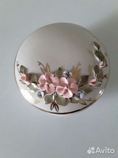 Шкатулка фарфор