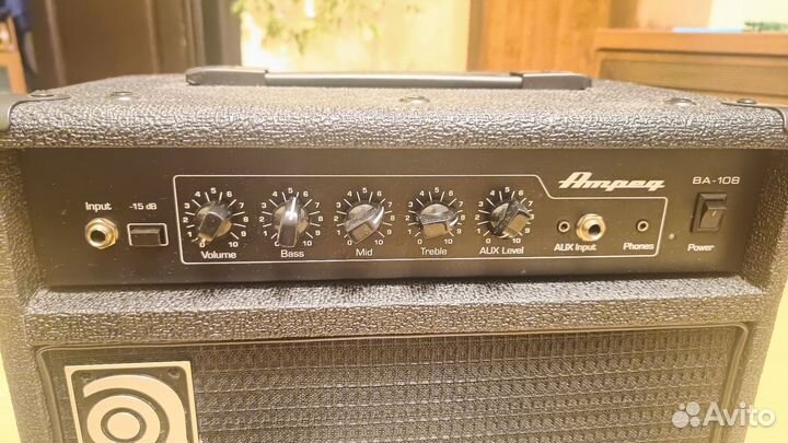 Басовый комбик ampeg ba108 v2