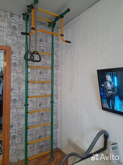 Шведская стенка с турником бу