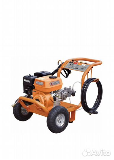 Бензиновая мойка высокого давления