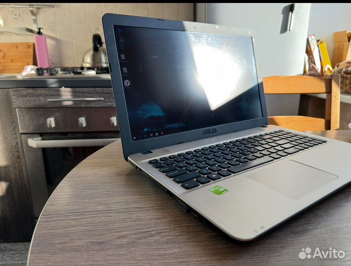 Ноутбук Asus X541U i3 для игр