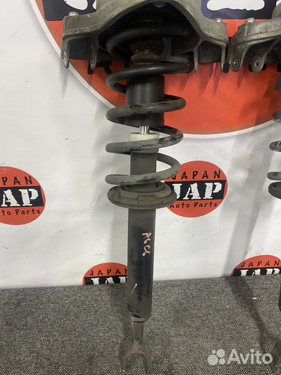 Стойки передний Audi A6 C6 комплект