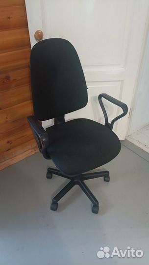 Компьютерное кресло