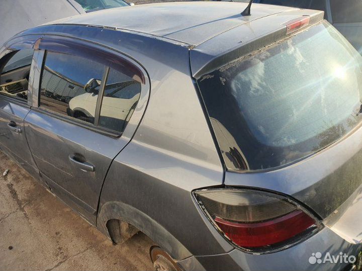 Задние крылья заднее Opel Astra H хэтчбек Z13DTH
