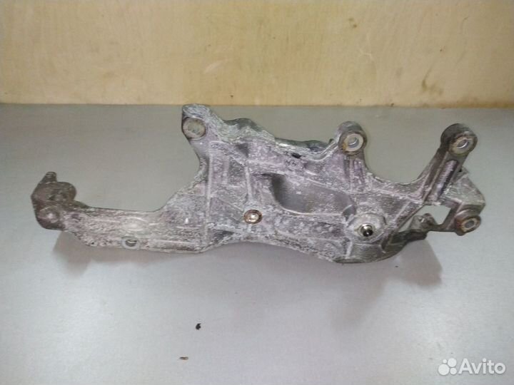 Кронштейн генератора 2.0 TDci Форд Мондео 4 Куга