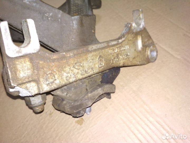 Опоры двс двигателя для Рено