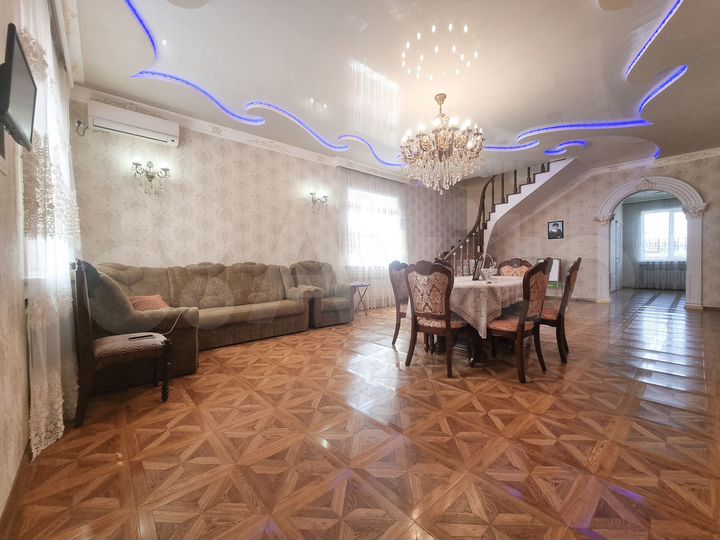 Дом 314,4 м² на участке 6,3 сот.