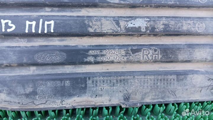 Вставка заглушка в передний бампер Форд фокус2