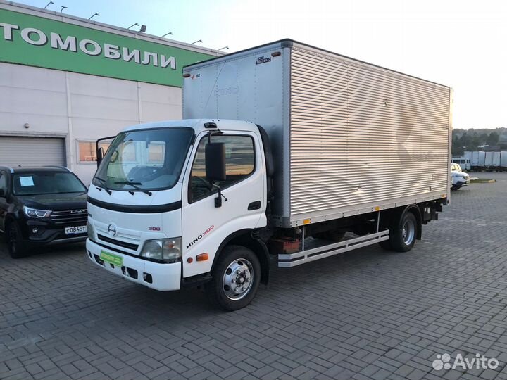 Hino 300 (Dutro), 2010