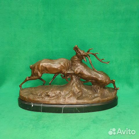 Скульптура бронзовая Схватка оленей