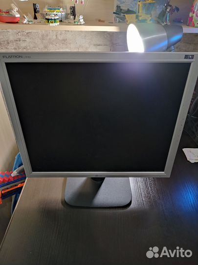 Монитор LG flatron l 1918 s