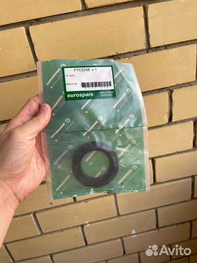 Сальник хвостовика редуктора моста для Land Rover