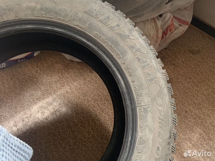 Bridgestone Blizzak Spike-01 215/60 R16