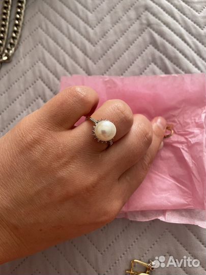 Золотые серьги с жемчугом и бриллиантами