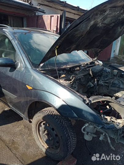 Ford Focus 2000-2001