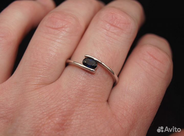 Золотое кольцо с натуральным сапфиром