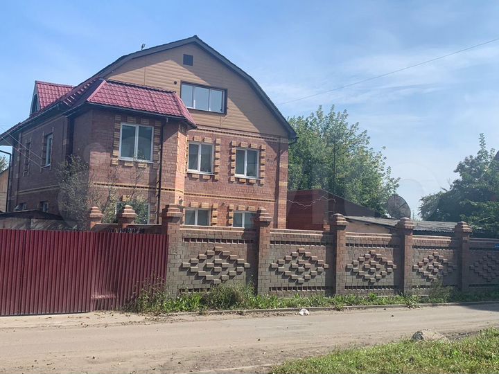 Коттедж 575 м² на участке 8 сот.