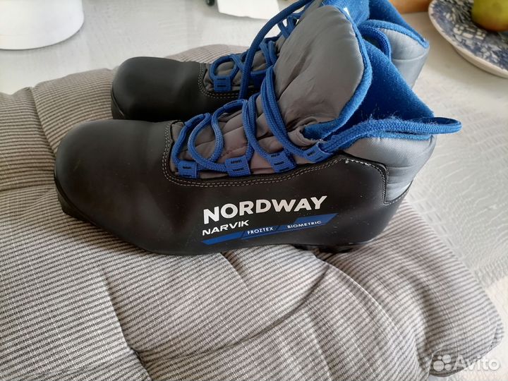 Лыжные ботинки