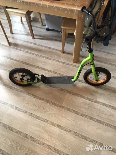 Самокат с ручным тормозом