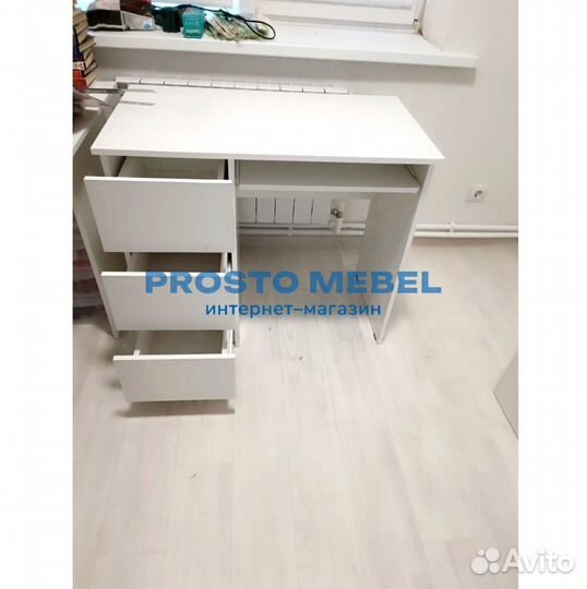 Стол компьютерный