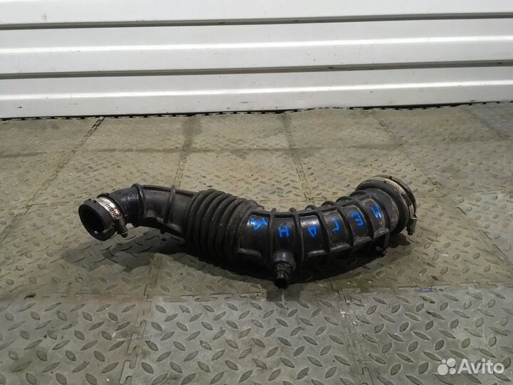 Патрубок воздушного фильтра