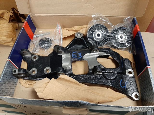 Ролик натяжной змз-40904,40905 с кронштейном, крыш