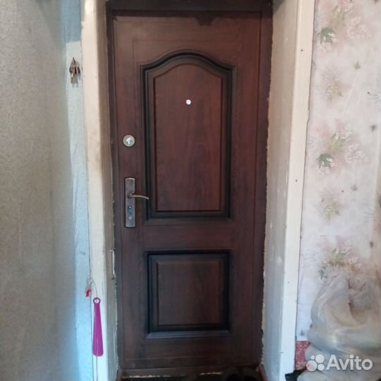 Дверь входная железная уличная почти новая