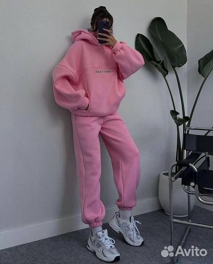 Женский спортивный костюм 