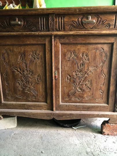 Старинный буфет