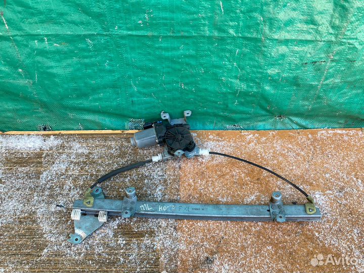 Стеклоподъемник пер левый Nissan Note 2006-2013 г