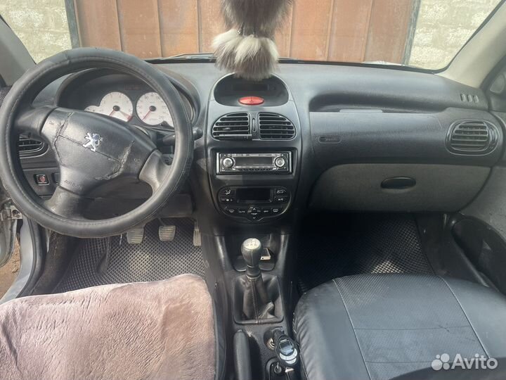 Продаю пежо 206