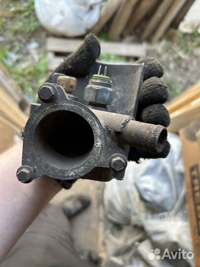 Корпус термостата Renault