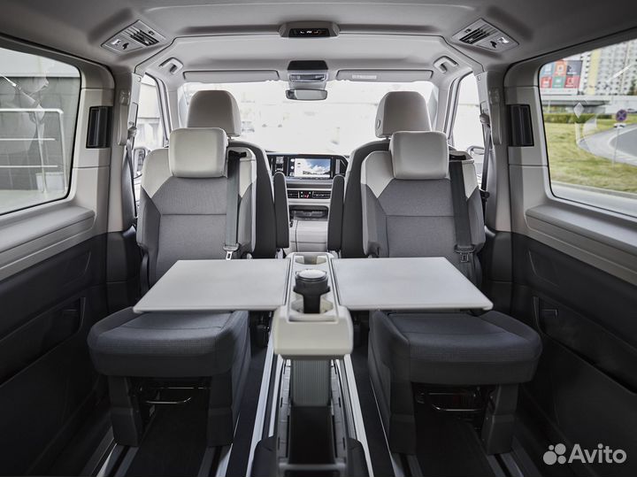 Volkswagen Multivan 2.0 AMT, 2022
