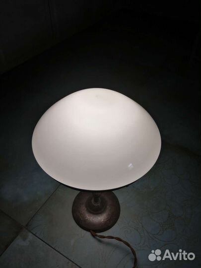 Настольная лампа 