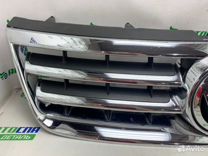 Решетка радиатора передняя Volkswagen Touareg