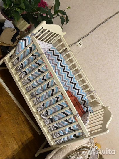 Детская кроватка