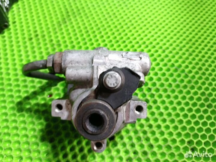 Насос гидроусилителя Renault Laguna