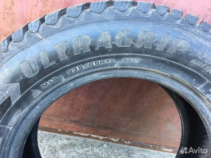 Goodyear UltraGrip 235/65 R17 108