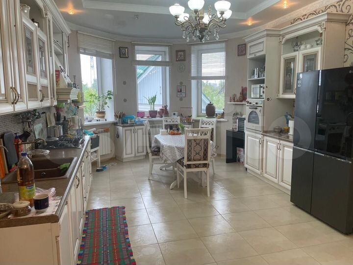 Дом 230 м² на участке 7,5 сот.