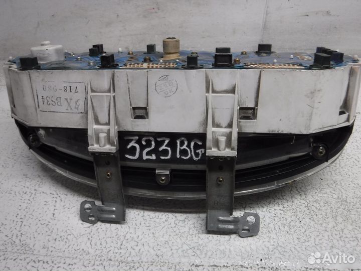 Панель приборов Mazda 323