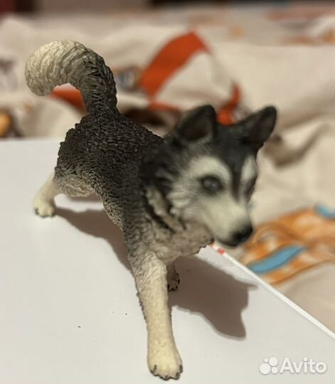 Фигурка собаки (хаски) schleich